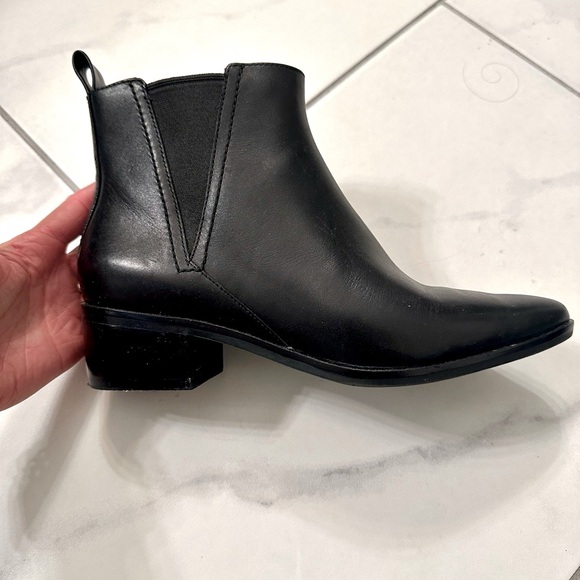 Cole Haan Black Leather Marine Pointed Toe Chelsea Ankle Booties SZ 6 - Picture 10 of 15